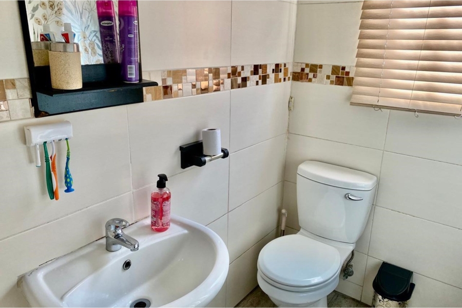 3 Bedroom Property for Sale in Parkgate KwaZulu-Natal