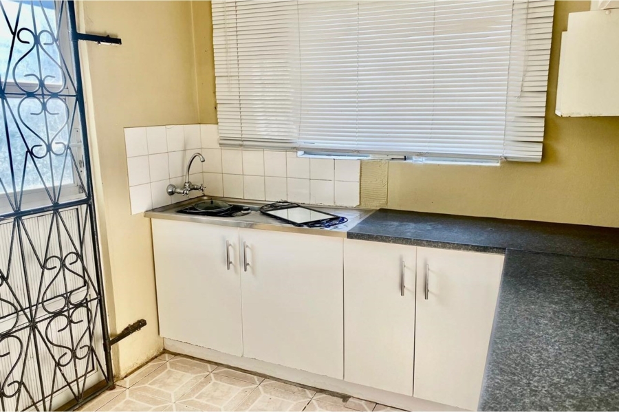 2 Bedroom Property for Sale in Parkgate KwaZulu-Natal
