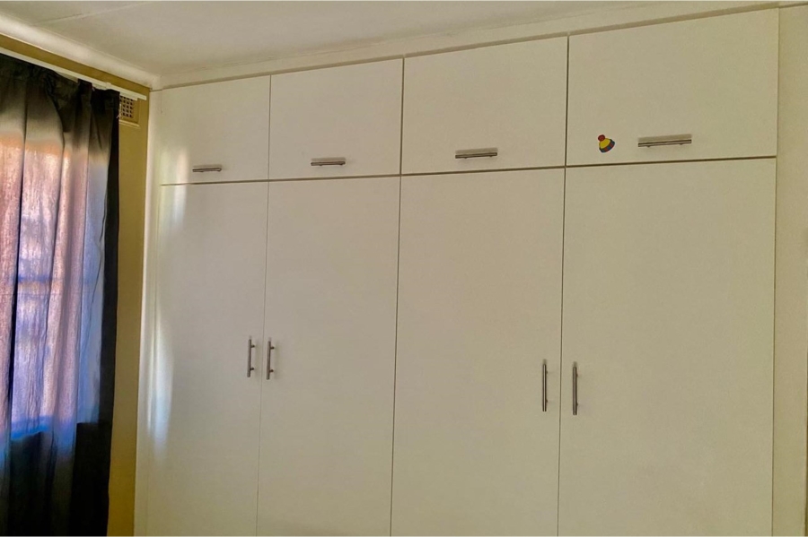 2 Bedroom Property for Sale in Parkgate KwaZulu-Natal