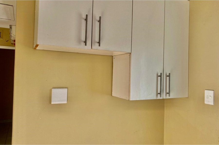 2 Bedroom Property for Sale in Parkgate KwaZulu-Natal