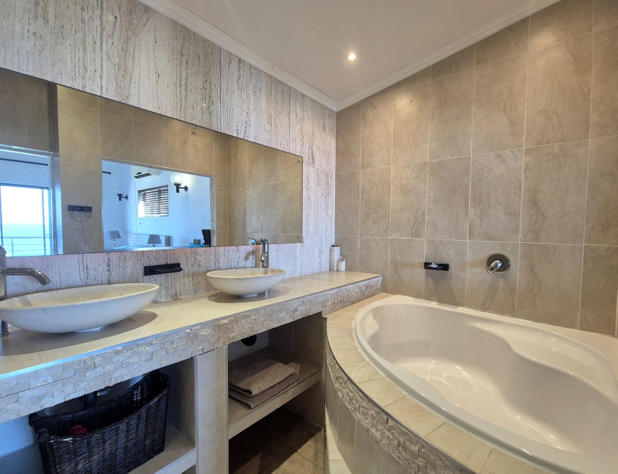 6 Bedroom Property for Sale in Ballitoville KwaZulu-Natal