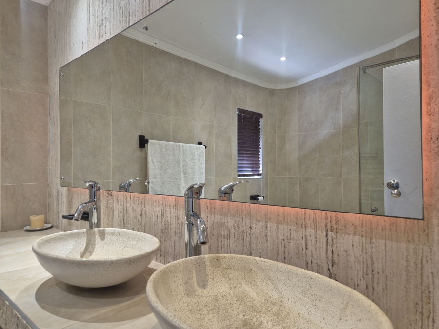 6 Bedroom Property for Sale in Ballitoville KwaZulu-Natal