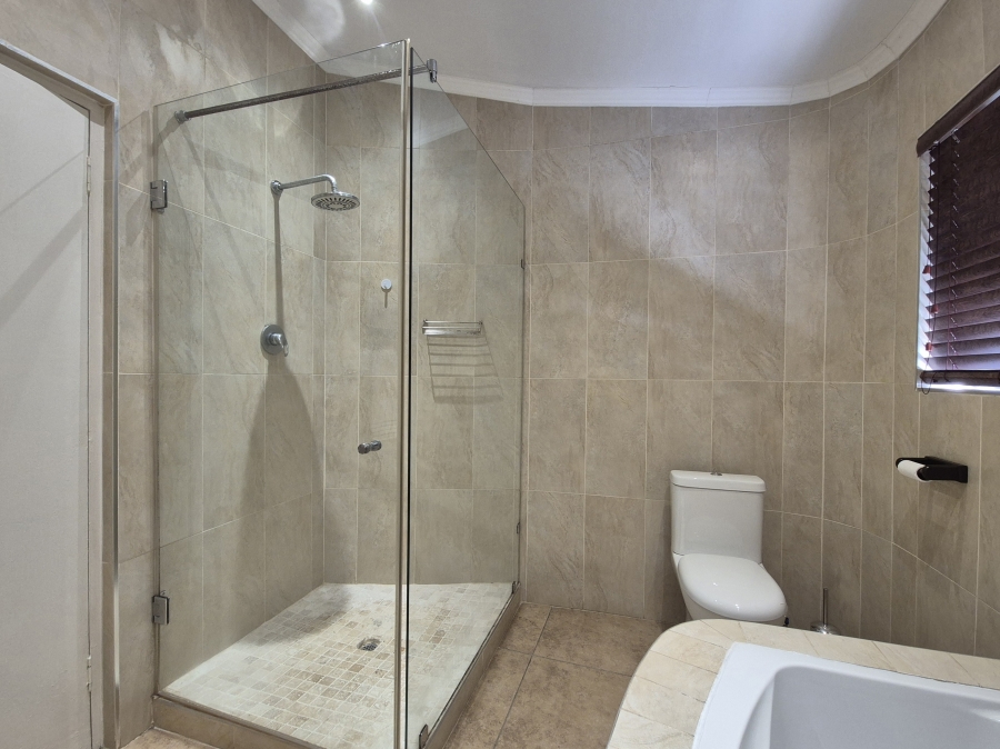 6 Bedroom Property for Sale in Ballitoville KwaZulu-Natal