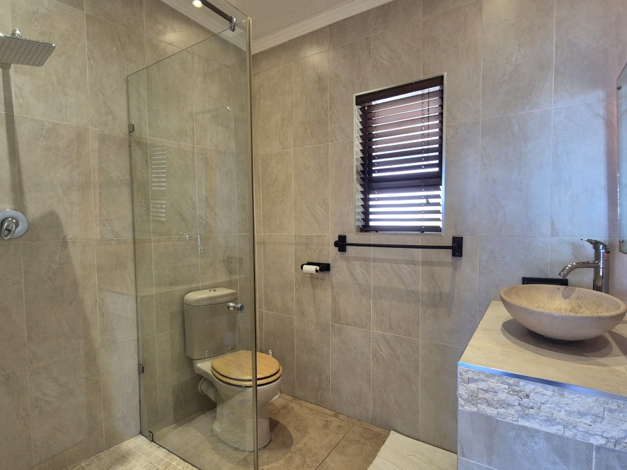 6 Bedroom Property for Sale in Ballitoville KwaZulu-Natal