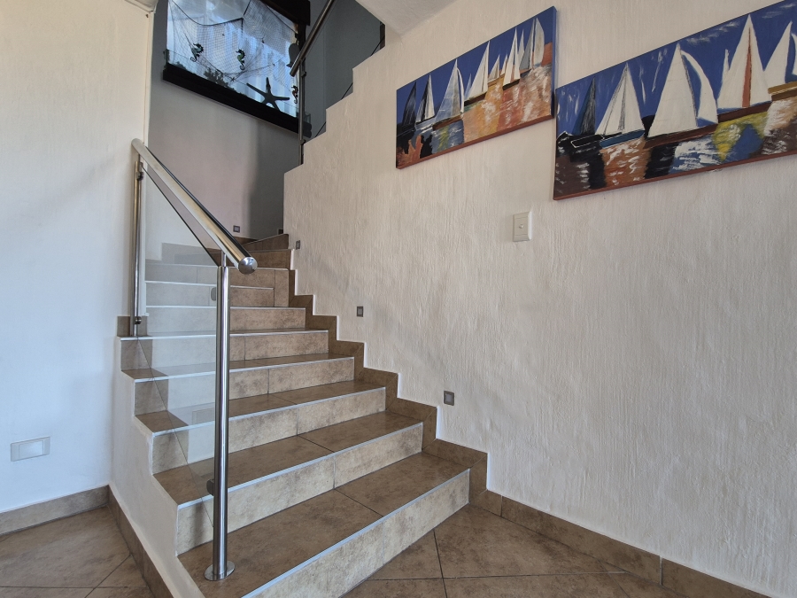 6 Bedroom Property for Sale in Ballitoville KwaZulu-Natal
