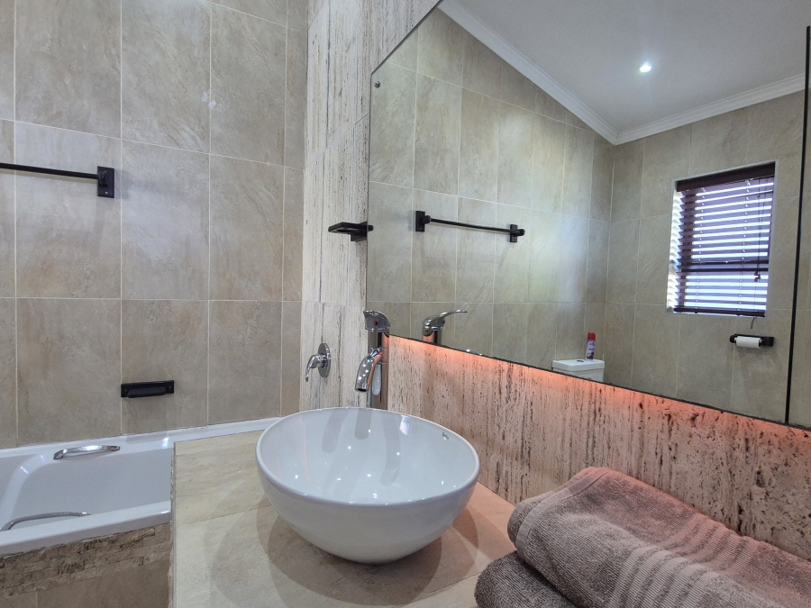 6 Bedroom Property for Sale in Ballitoville KwaZulu-Natal