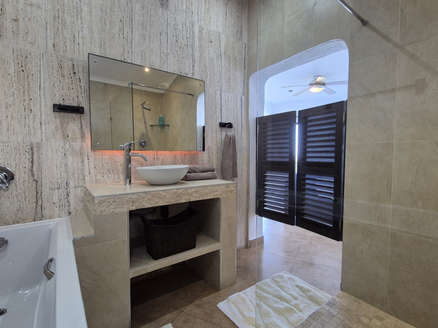 6 Bedroom Property for Sale in Ballitoville KwaZulu-Natal