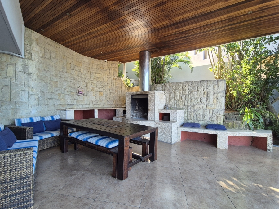6 Bedroom Property for Sale in Ballitoville KwaZulu-Natal