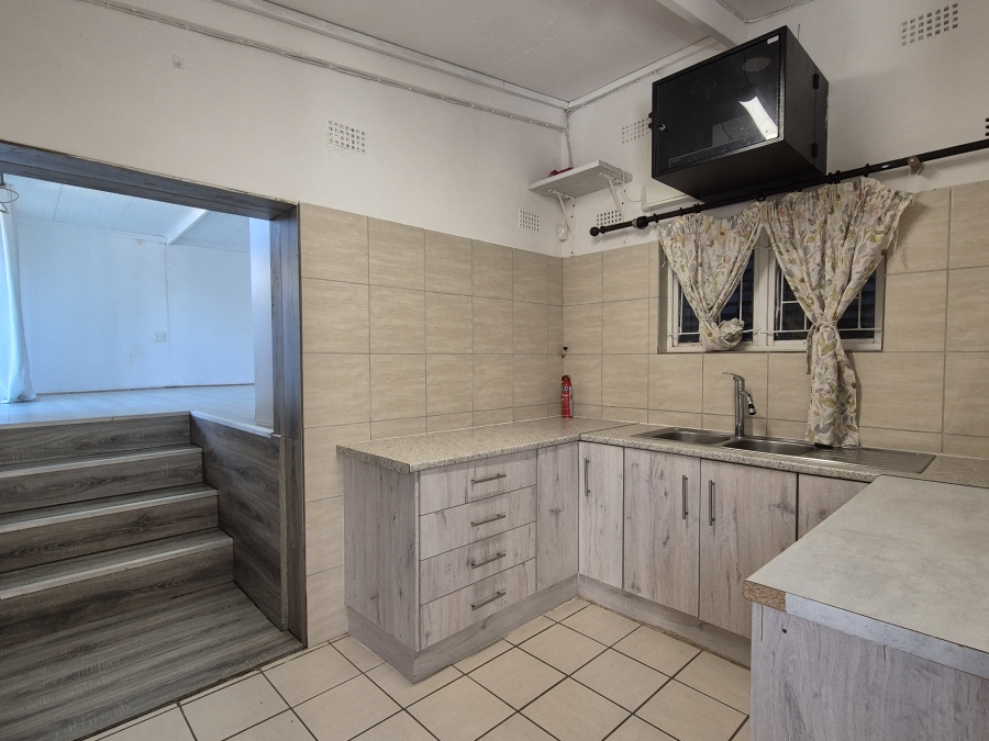 6 Bedroom Property for Sale in Ballitoville KwaZulu-Natal