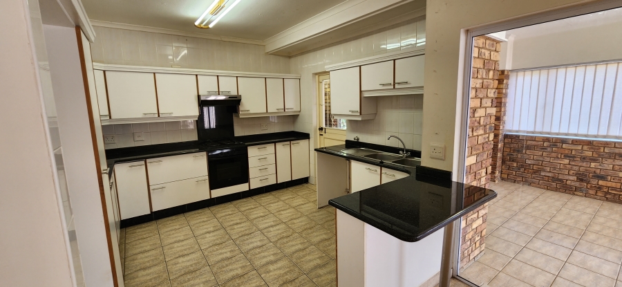 3 Bedroom Property for Sale in Uvongo KwaZulu-Natal