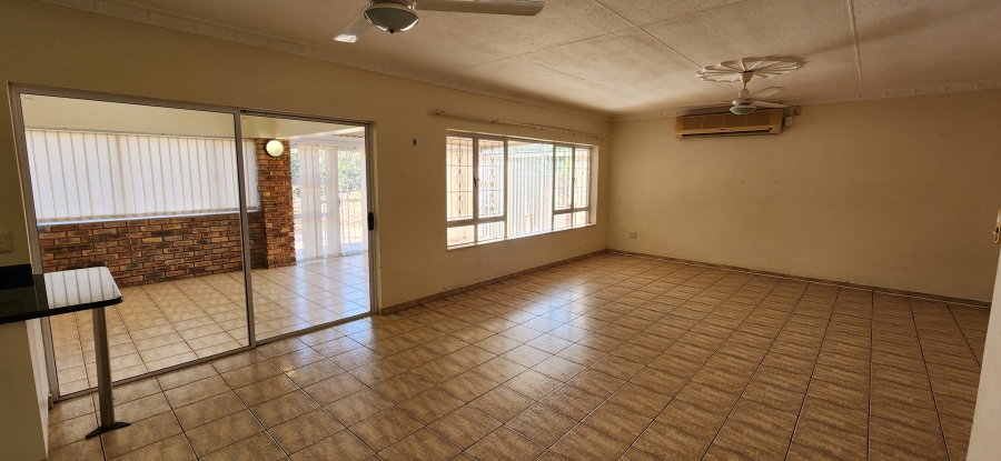 3 Bedroom Property for Sale in Uvongo KwaZulu-Natal