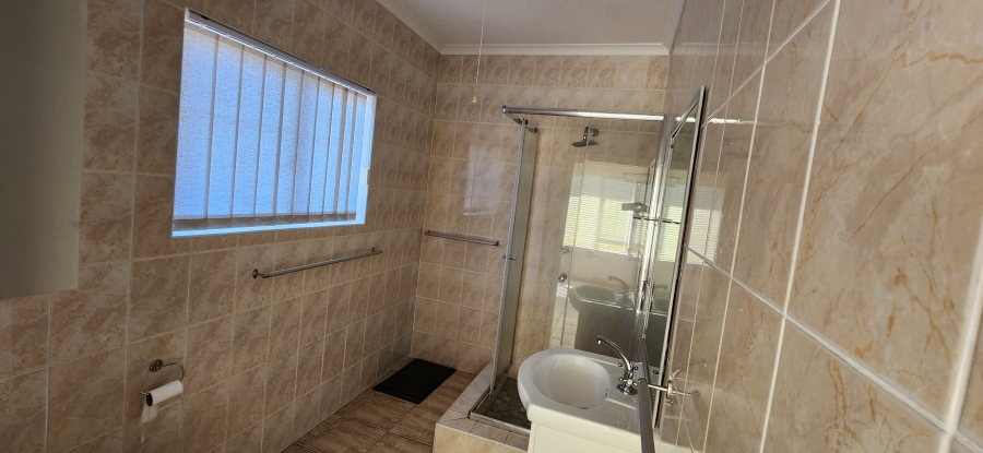3 Bedroom Property for Sale in Uvongo KwaZulu-Natal