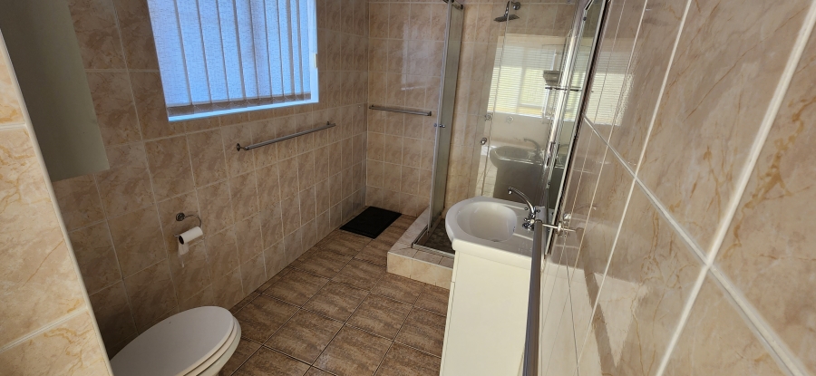 3 Bedroom Property for Sale in Uvongo KwaZulu-Natal