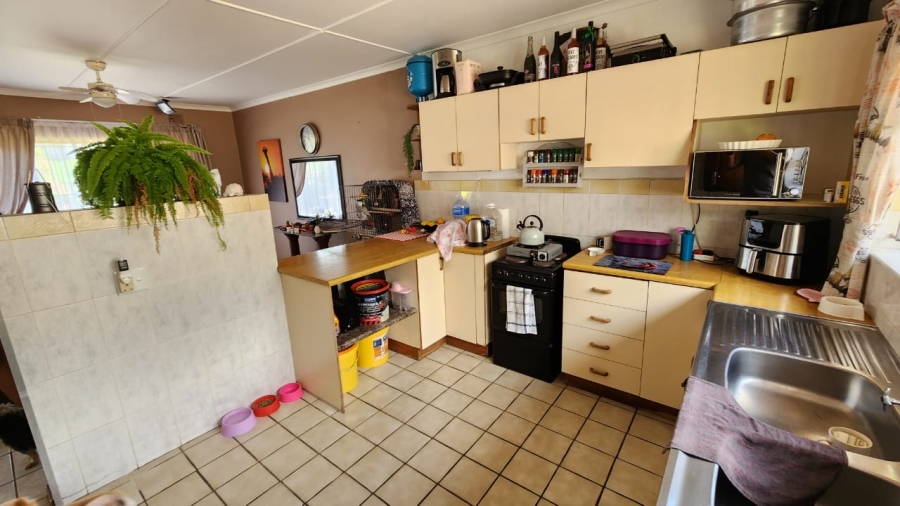 4 Bedroom Property for Sale in Uvongo KwaZulu-Natal