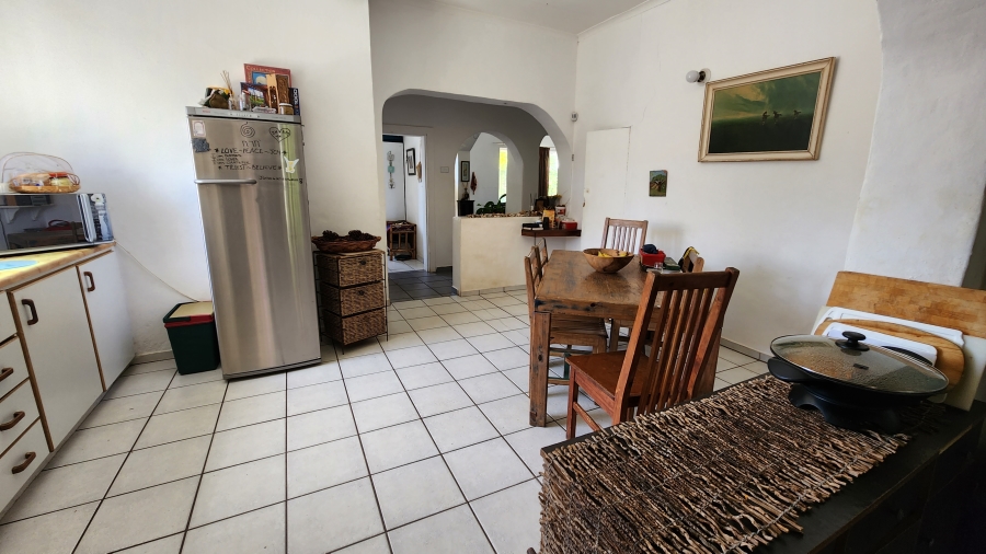 6 Bedroom Property for Sale in Uvongo KwaZulu-Natal