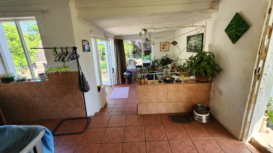 6 Bedroom Property for Sale in Uvongo KwaZulu-Natal