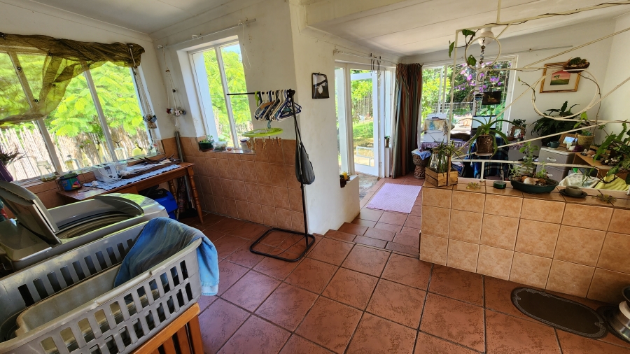 6 Bedroom Property for Sale in Uvongo KwaZulu-Natal