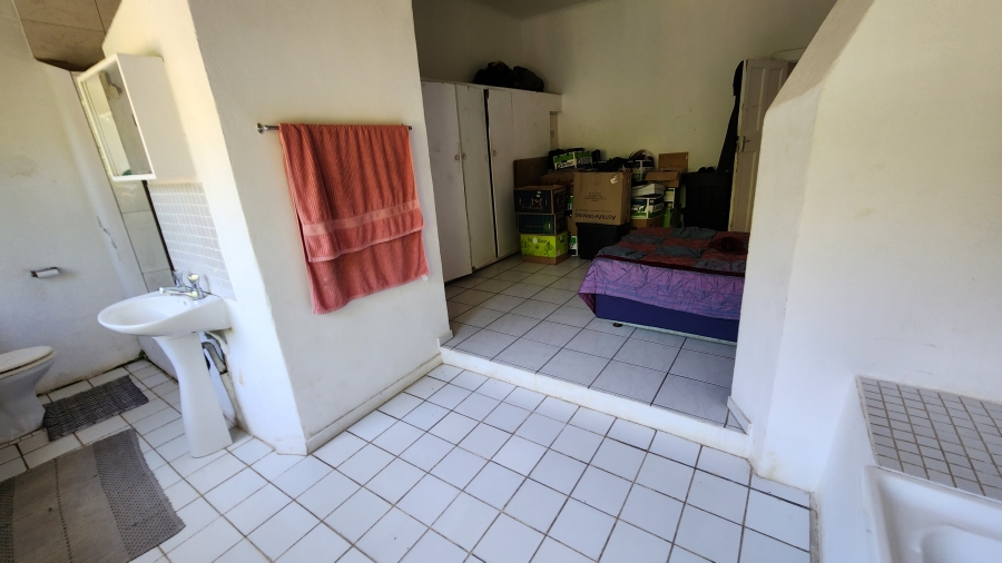 6 Bedroom Property for Sale in Uvongo KwaZulu-Natal