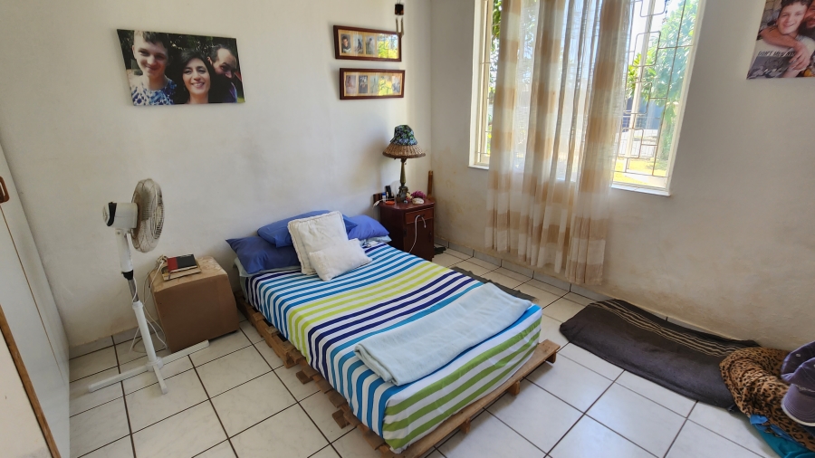 6 Bedroom Property for Sale in Uvongo KwaZulu-Natal