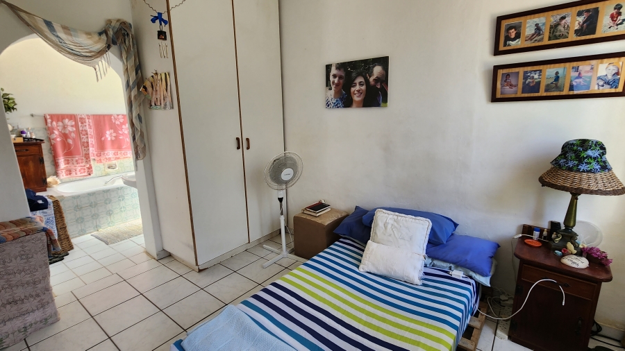 6 Bedroom Property for Sale in Uvongo KwaZulu-Natal