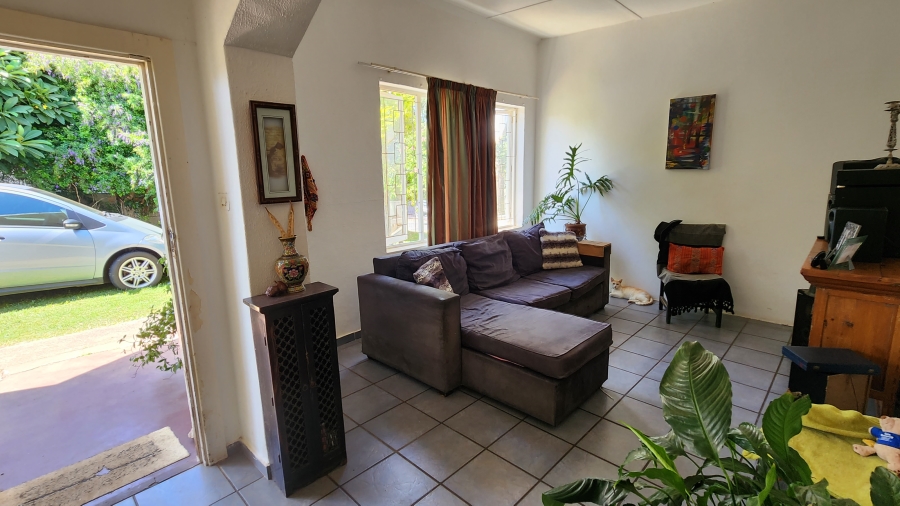 6 Bedroom Property for Sale in Uvongo KwaZulu-Natal