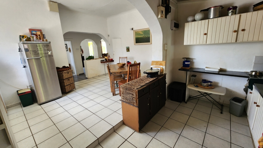 6 Bedroom Property for Sale in Uvongo KwaZulu-Natal
