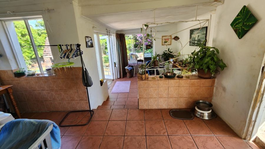 6 Bedroom Property for Sale in Uvongo KwaZulu-Natal