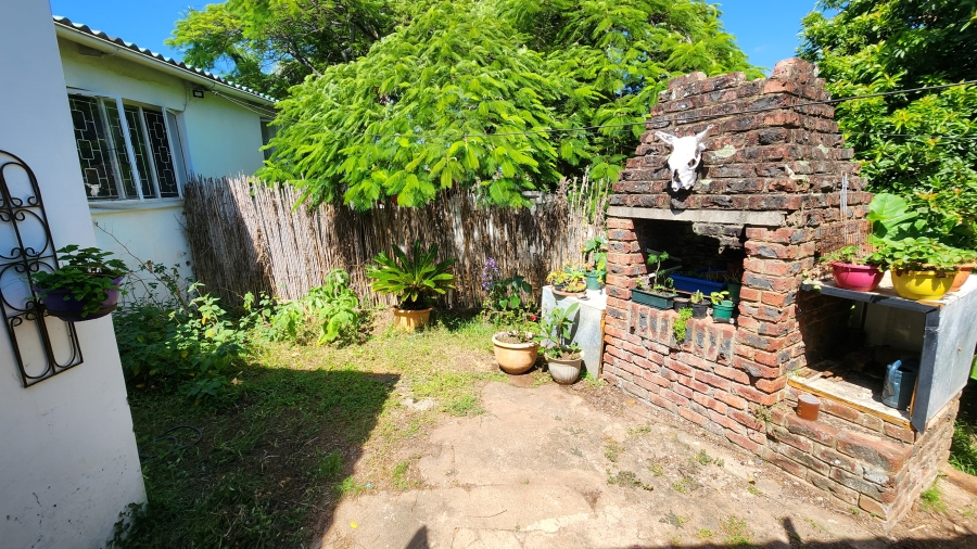 6 Bedroom Property for Sale in Uvongo KwaZulu-Natal
