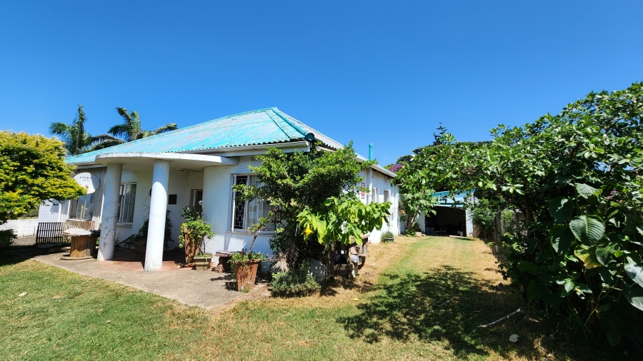 6 Bedroom Property for Sale in Uvongo KwaZulu-Natal