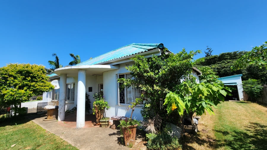 6 Bedroom Property for Sale in Uvongo KwaZulu-Natal