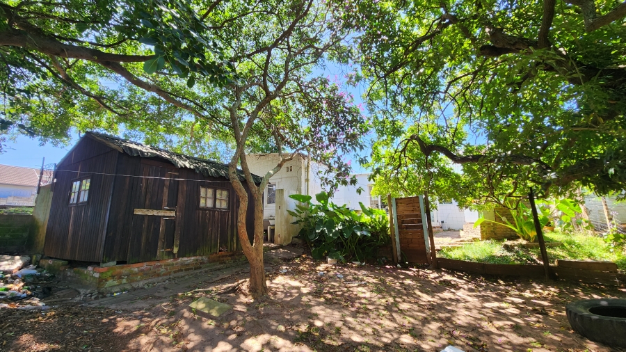 6 Bedroom Property for Sale in Uvongo KwaZulu-Natal