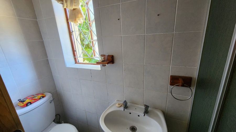 4 Bedroom Property for Sale in Uvongo KwaZulu-Natal