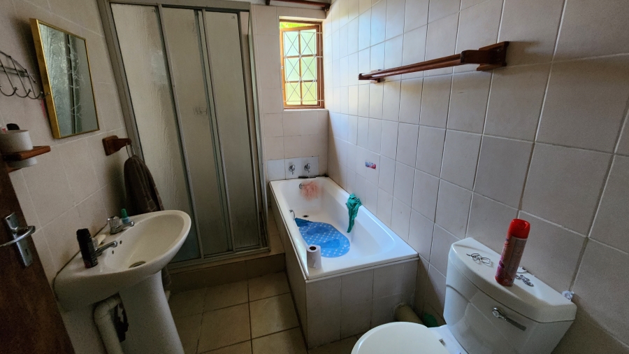 4 Bedroom Property for Sale in Uvongo KwaZulu-Natal
