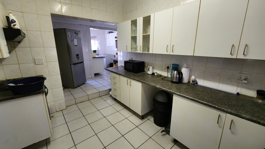10 Bedroom Property for Sale in Uvongo KwaZulu-Natal