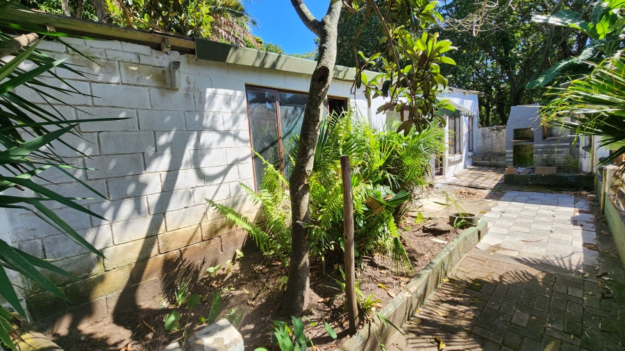 10 Bedroom Property for Sale in Uvongo KwaZulu-Natal
