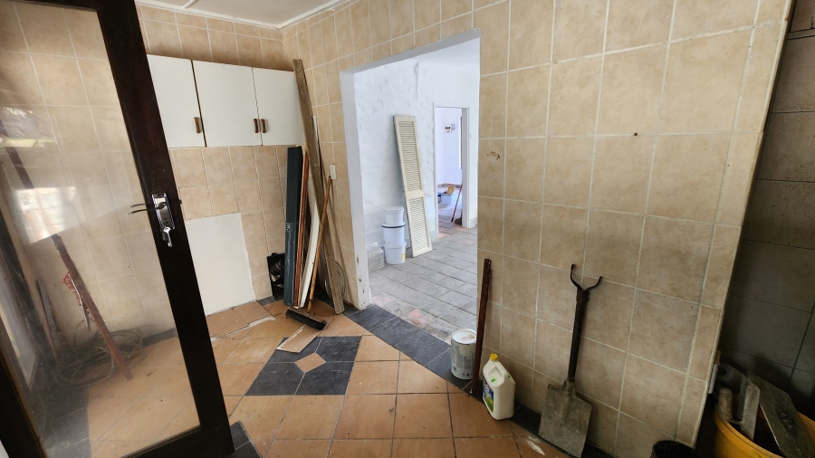 10 Bedroom Property for Sale in Uvongo KwaZulu-Natal