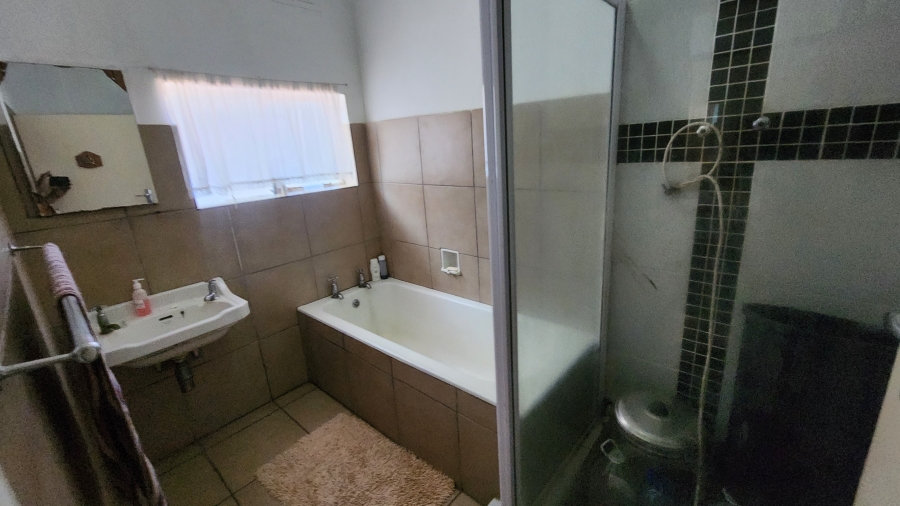 4 Bedroom Property for Sale in Uvongo KwaZulu-Natal