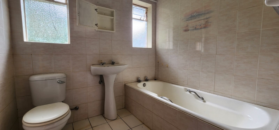 To Let 4 Bedroom Property for Rent in Kildare KwaZulu-Natal