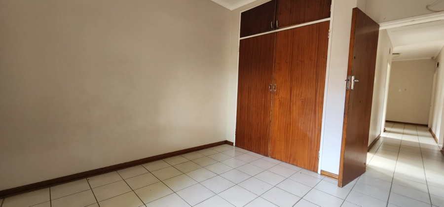 To Let 4 Bedroom Property for Rent in Kildare KwaZulu-Natal