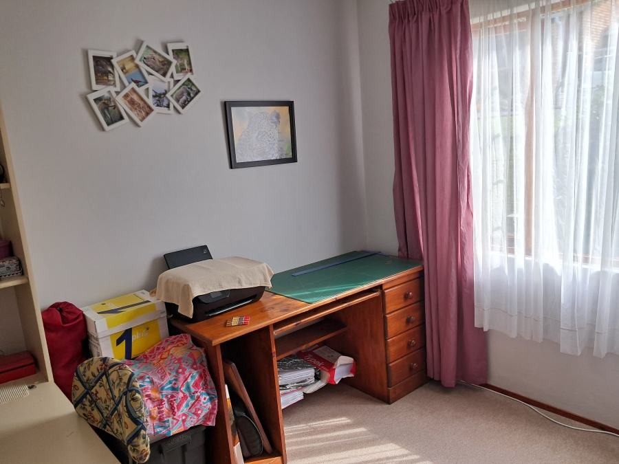 3 Bedroom Property for Sale in Greendale KwaZulu-Natal