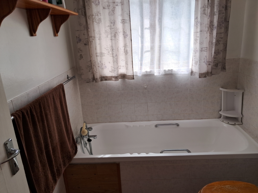 3 Bedroom Property for Sale in Greendale KwaZulu-Natal
