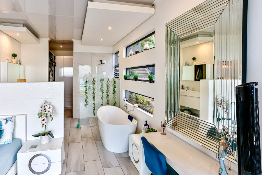5 Bedroom Property for Sale in Ballito Central KwaZulu-Natal