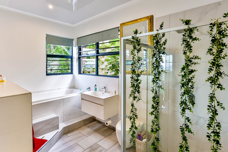 5 Bedroom Property for Sale in Ballito Central KwaZulu-Natal