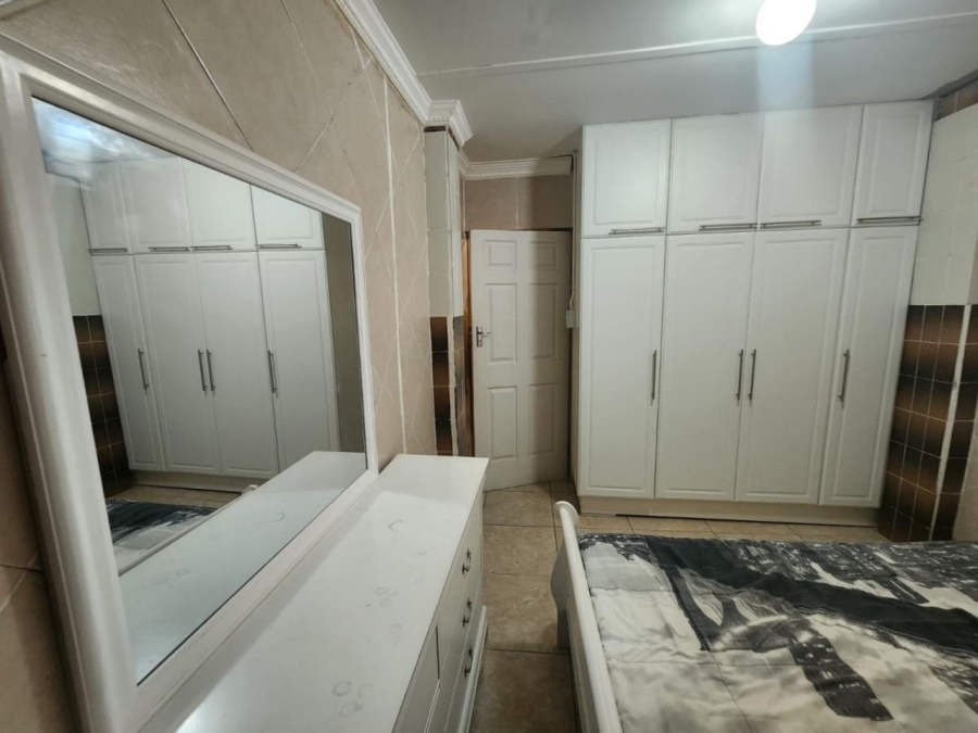 To Let 1 Bedroom Property for Rent in Sea View KwaZulu-Natal