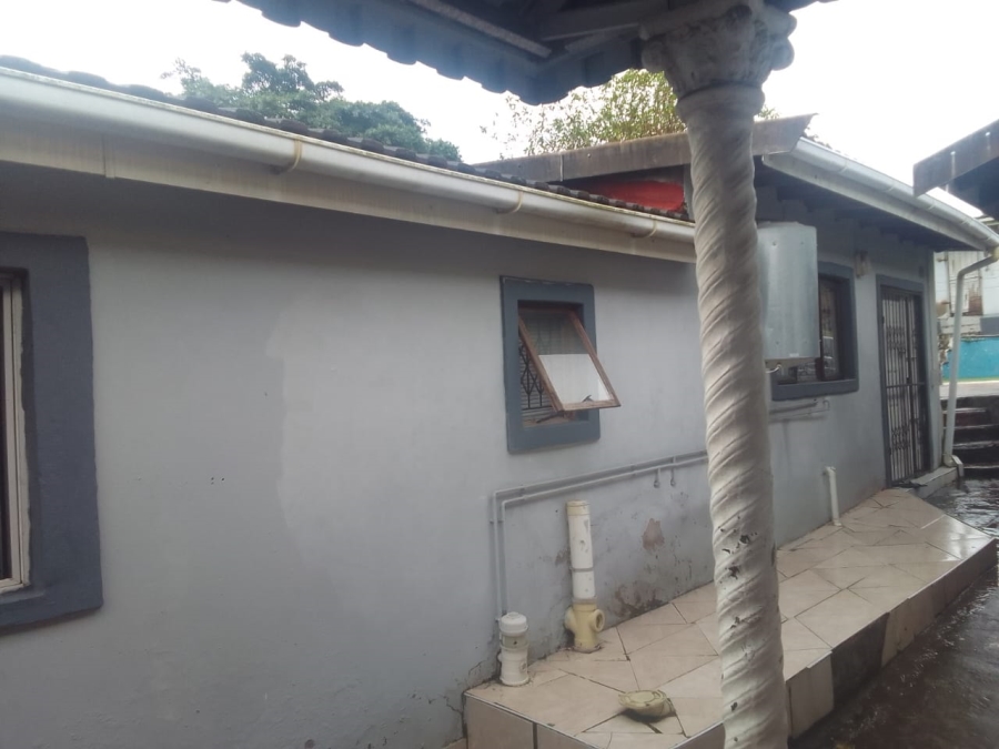 To Let 1 Bedroom Property for Rent in Sea View KwaZulu-Natal