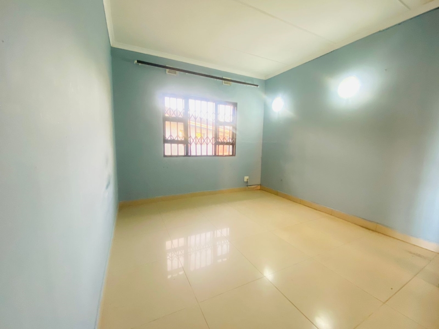 5 Bedroom Property for Sale in Panorama KwaZulu-Natal