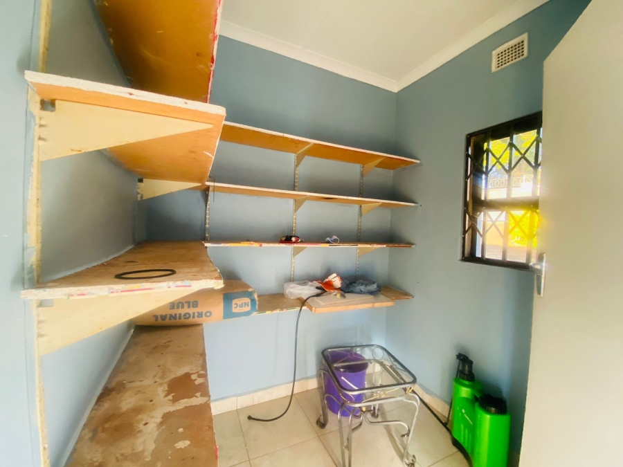 5 Bedroom Property for Sale in Panorama KwaZulu-Natal