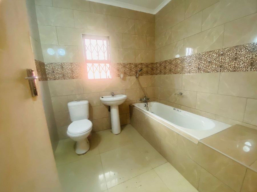 5 Bedroom Property for Sale in Panorama KwaZulu-Natal
