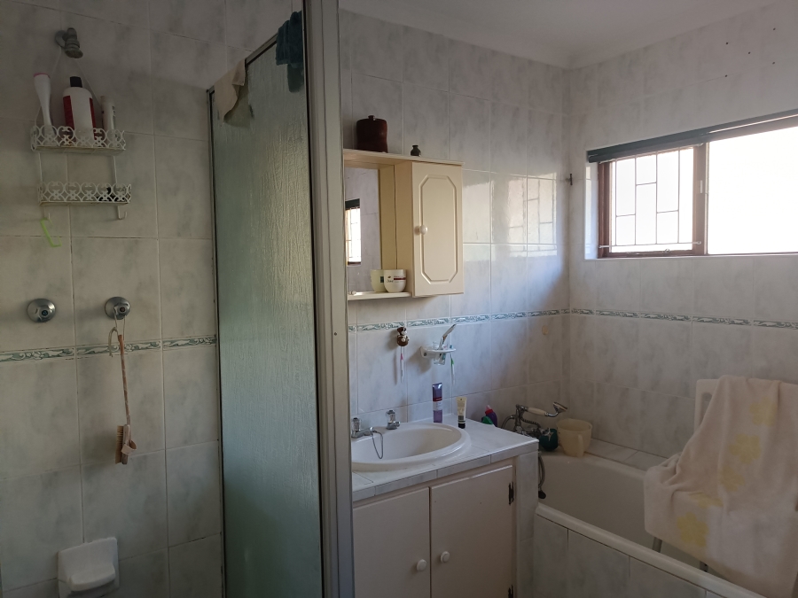 3 Bedroom Property for Sale in Amanzimtoti KwaZulu-Natal