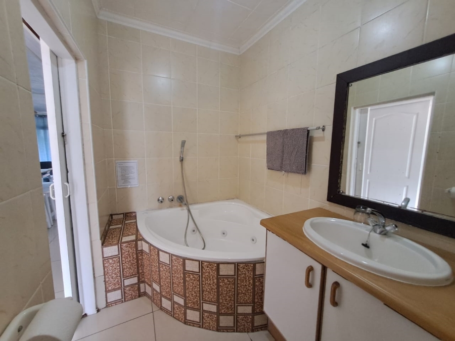 To Let 2 Bedroom Property for Rent in Manaba Beach KwaZulu-Natal